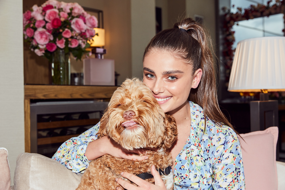 Taylor Hill, Model