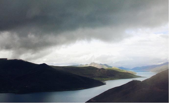 Yamdrok Lake