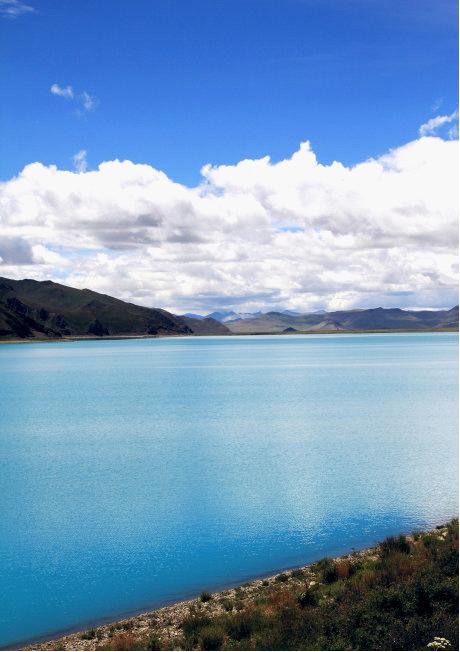 Yamdrok Lake