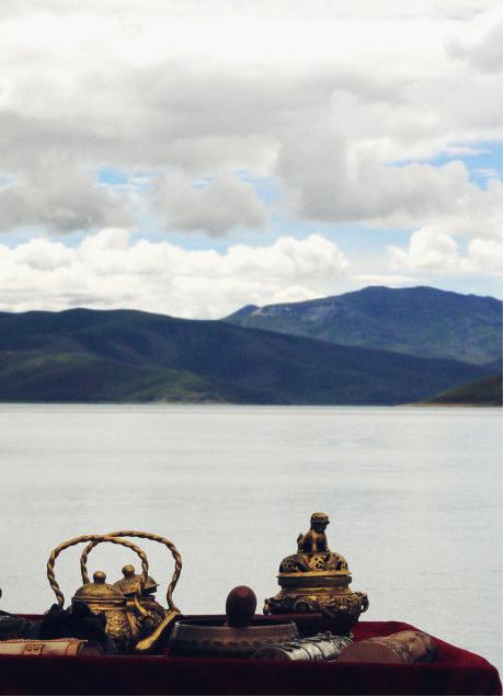 Yamdrok Lake