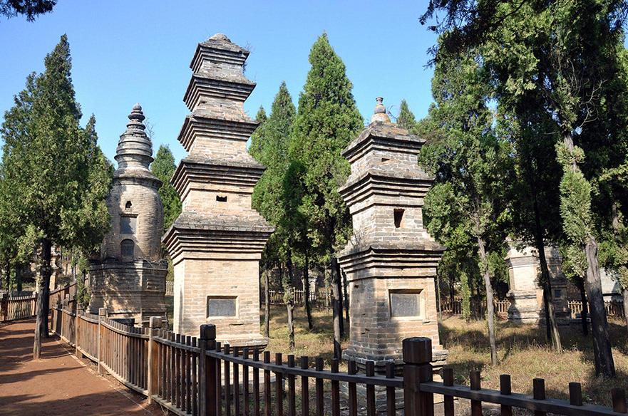 Day trip to Luoyang Longmeng Grottoes and Shaolin Temple