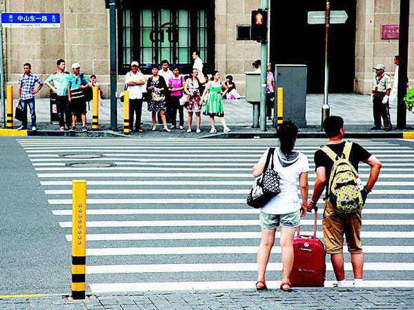crossing roads in china