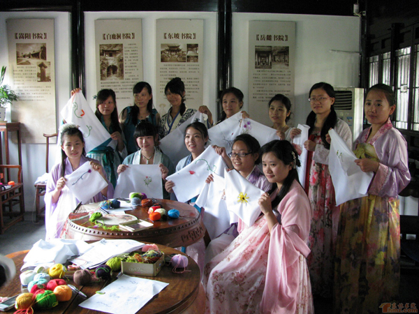 Traditions of Chinese Valentine's Day Traditions of Chinese Valentine's Day