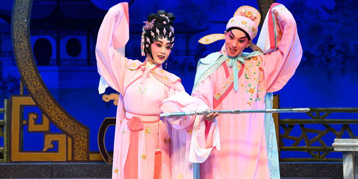 things to do at night in guangzhou watch canton opera