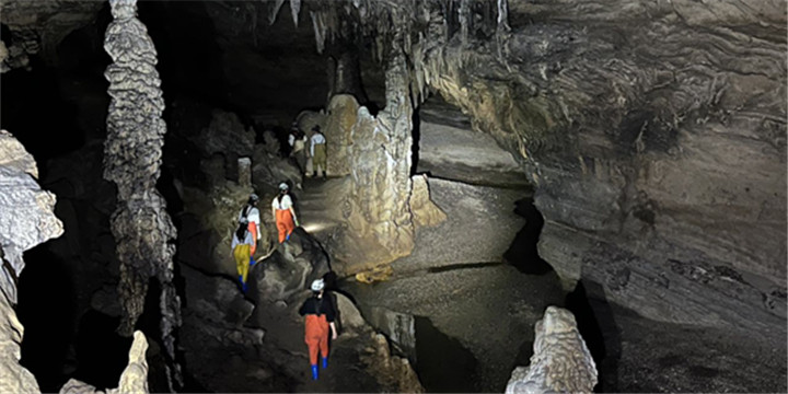 longmei water cave