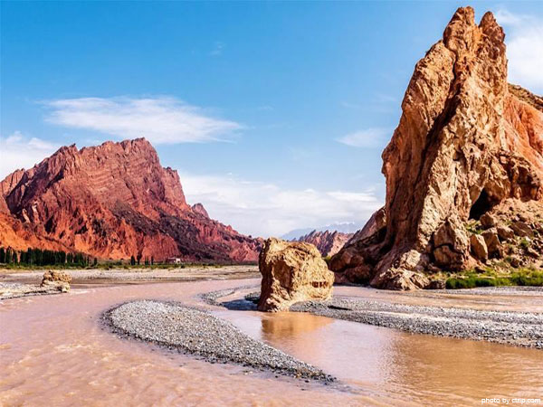 Urumqi Tianshan Grand Canyon