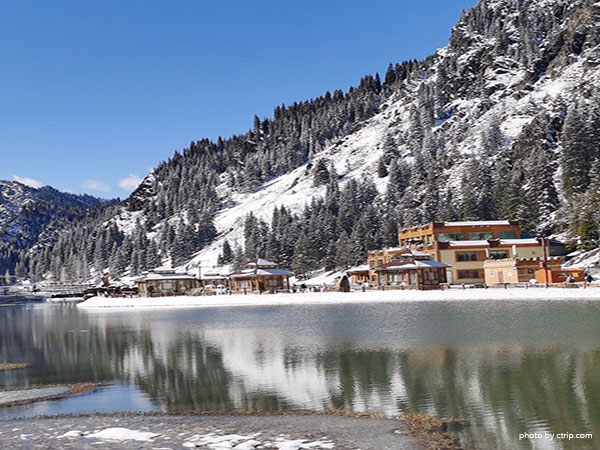 urumqi tianshan grand canyon