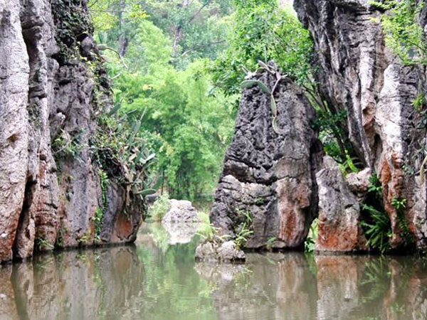 Tianxingqiao Scenic Resort