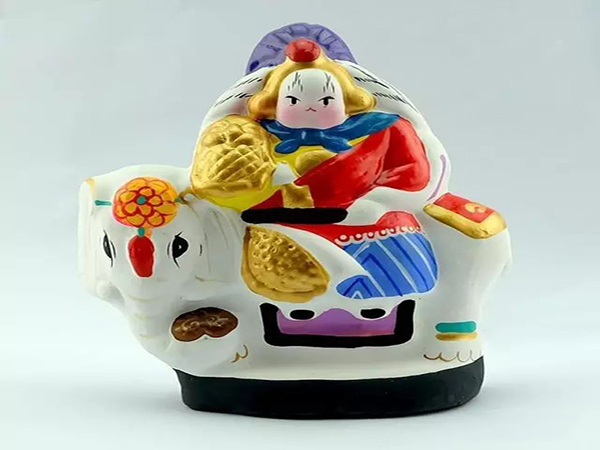 tu er ye rabbit statue
