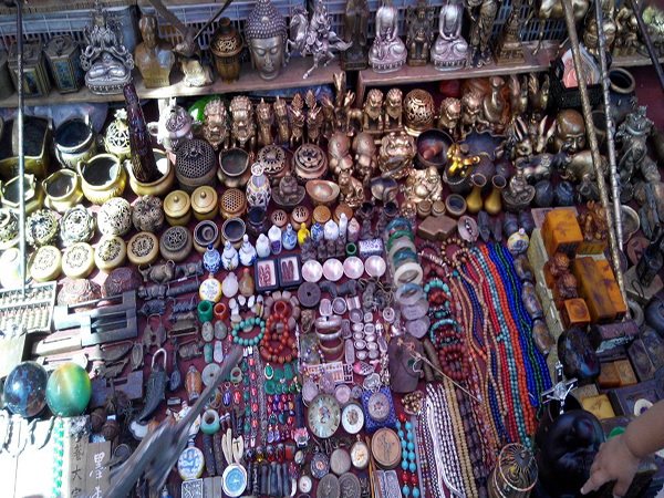 Panjiayuan Antique Market in Beijing Panjiayuan Antique Market