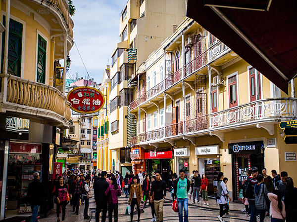 macau shopping street