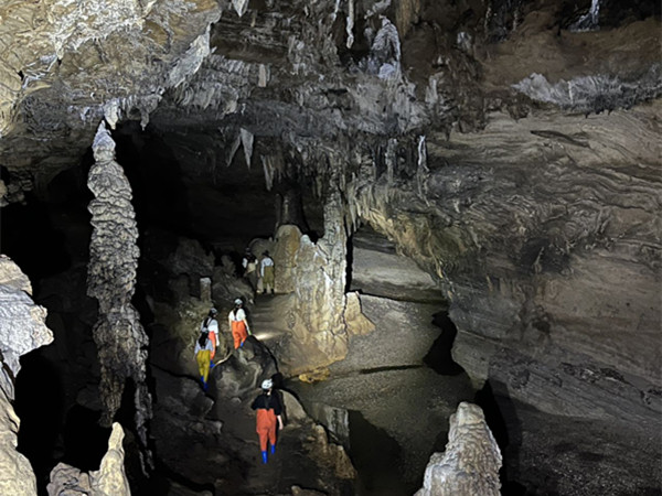 /pic/city/guilin/attractions/longmen-water-cave-04.jpg