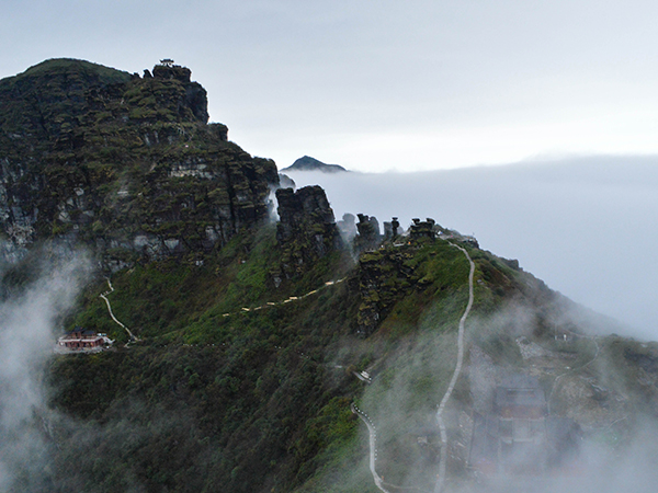 how to plan a trip to Mount Fanjing