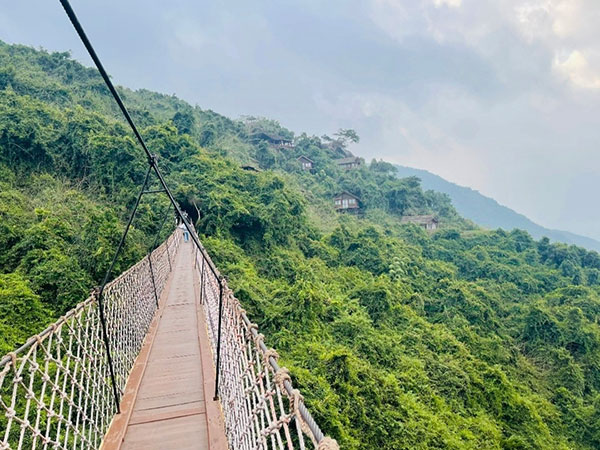 Crossing Dragon Rope Bridge