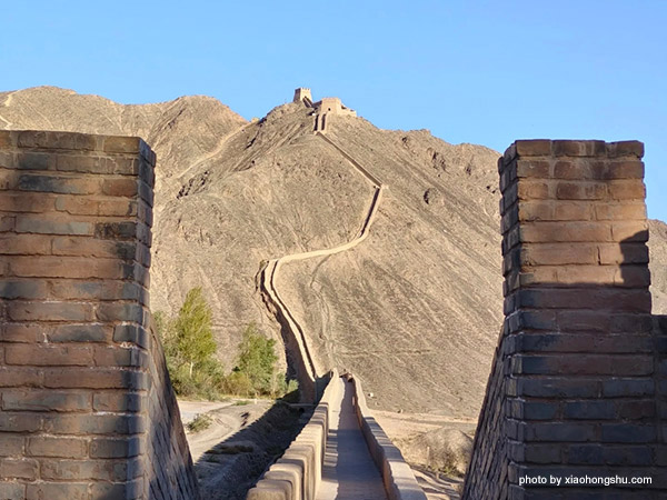 Overhanging Great Wall