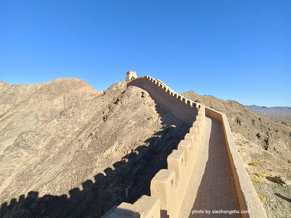 Overhanging Great Wall