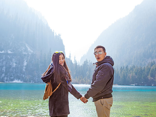/pic/city/jiuzhaigou/attractions/five-color-pool-in-jiuzhaigou-valley-04.jpg