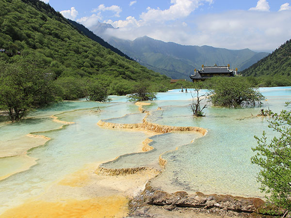 How to Get to Jiuzhaigou from Chengdu