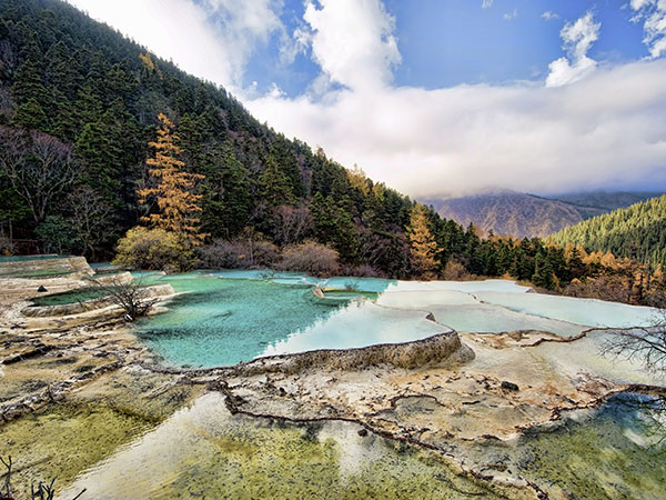 /pic/city/jiuzhaigou/attractions/huanglong-scenic-area-7.jpg
