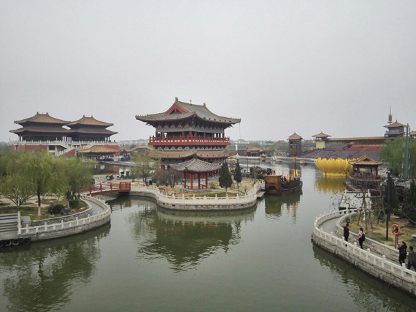 Qingming Riverside Landscape Garden
