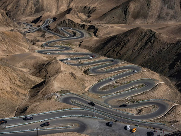 Panlong Ancient Road-Road with Hundreds of Bends