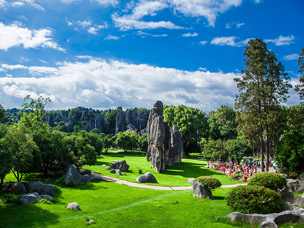 how to plan a day trip to Kunming Stone Forest
