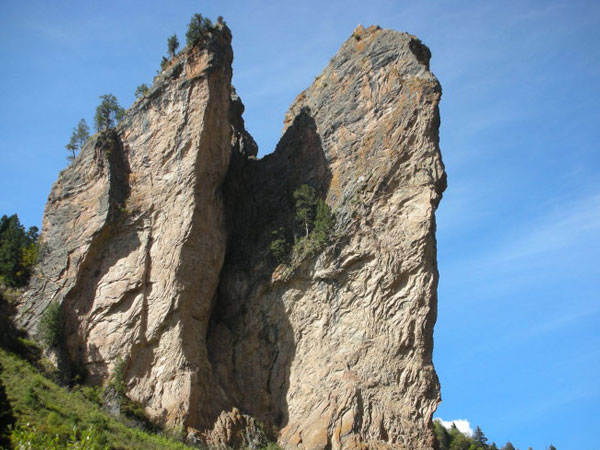 Triangle Stone in Dayu Valley Scenic Spot