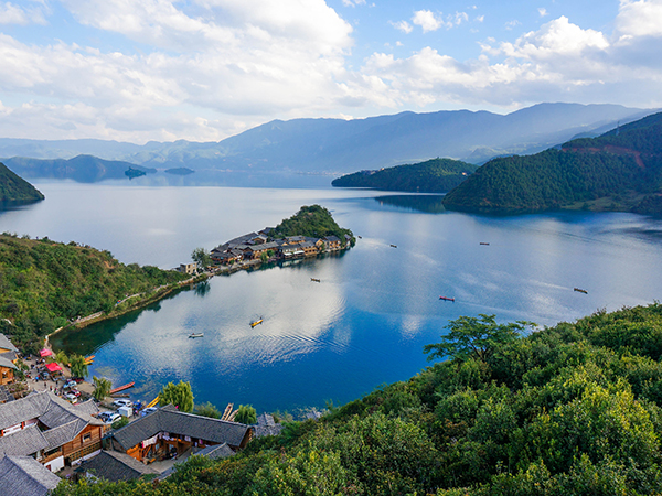 how to plan a trip to Lugu Lake from Lijiang