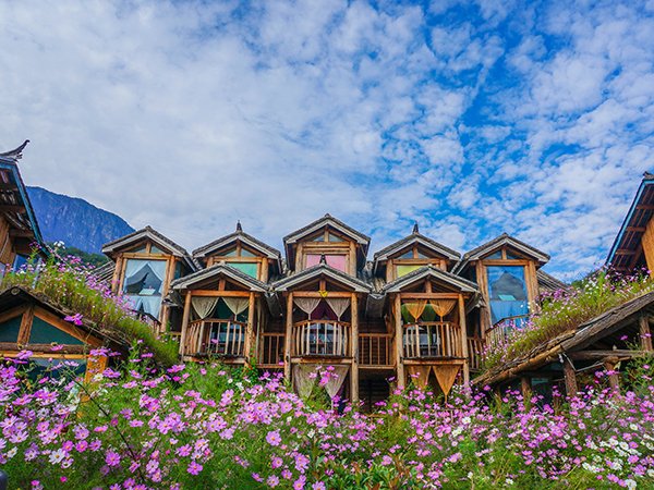 how to plan a trip to Lugu Lake from Lijiang
