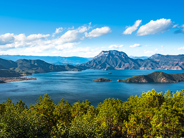 how to plan a trip to Lugu Lake from Lijiang