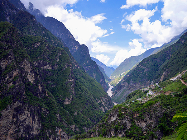 how to plan a trip to Tiger Leaping Gorge from Lijiang