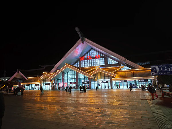 High-Speed Trains from Kunming to Lijiang 2026