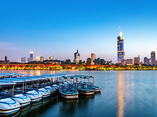 Xuanwu Lake