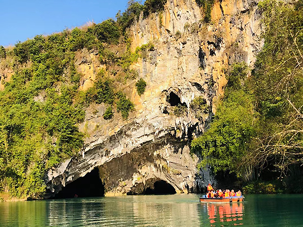 Bainiao Cave