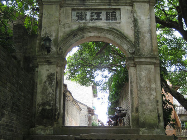 The Riverside Street