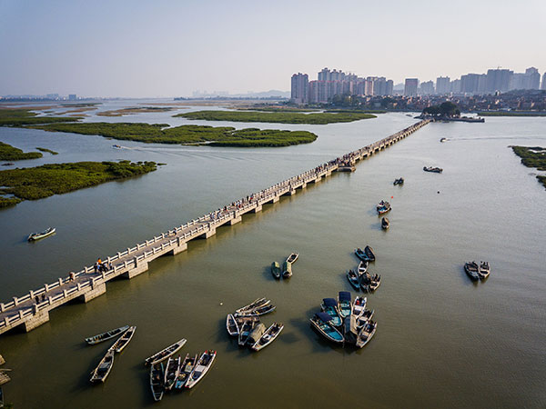 Luoyang Bridge