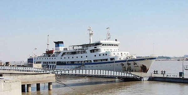 Shanghai-Putuoshan Ship