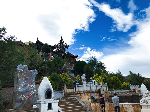 /pic/city/shangri-la/attractions/dukezong-ancient-town-3.jpg
