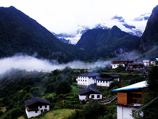 /pic/city/shangri-la/attractions/yubeng-village-02.jpg