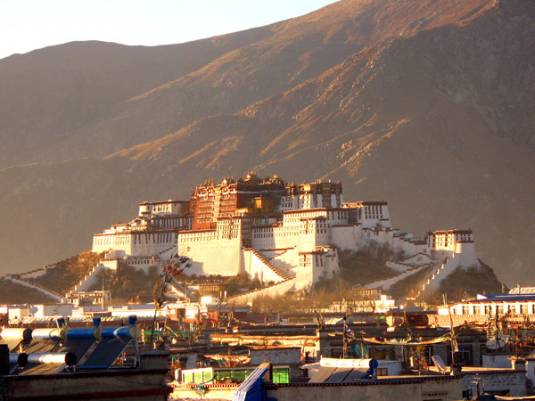 Famous Landmarks in Tibet - Potala Palace