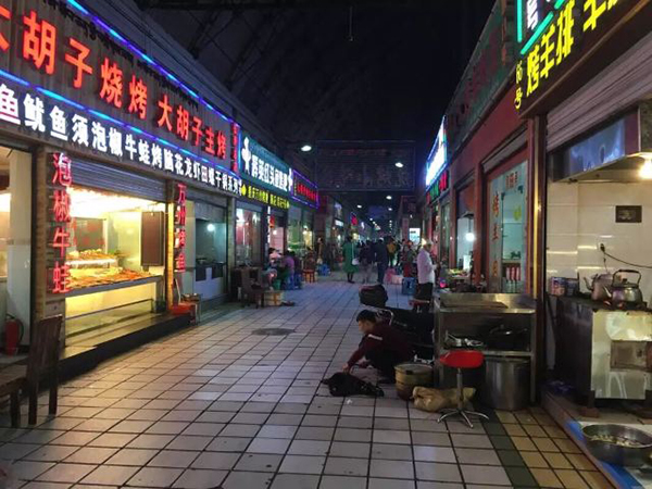 Famous Food Streets in Lhasa-Tianhai Night Market
