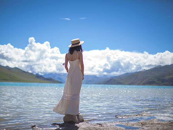 Yamdrok Lake