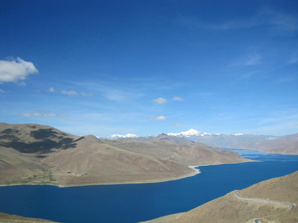 Yamdrok Lake 