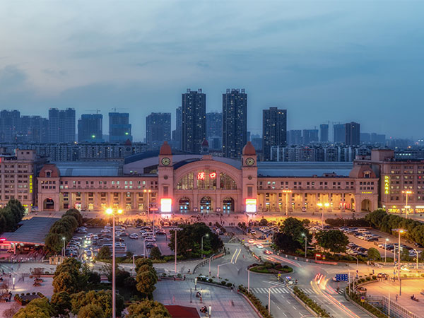 Train from Wuhan to Shanghai