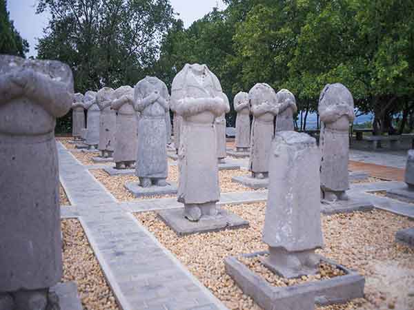 Qian Mausoleum