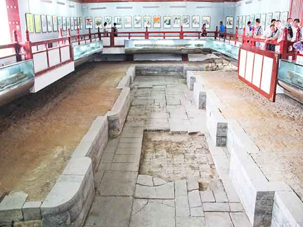 Huaqing Hot Spring