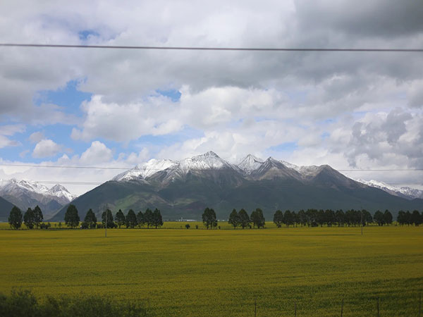 High-Speed Train from Xian to Dunhuang 2026