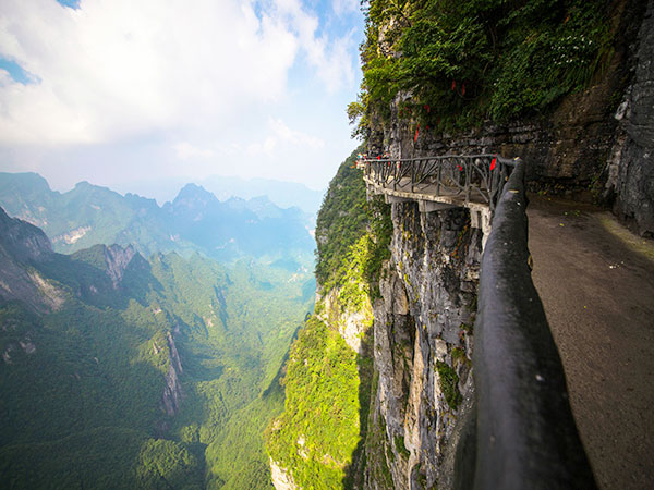 Tianmen mountain plank road