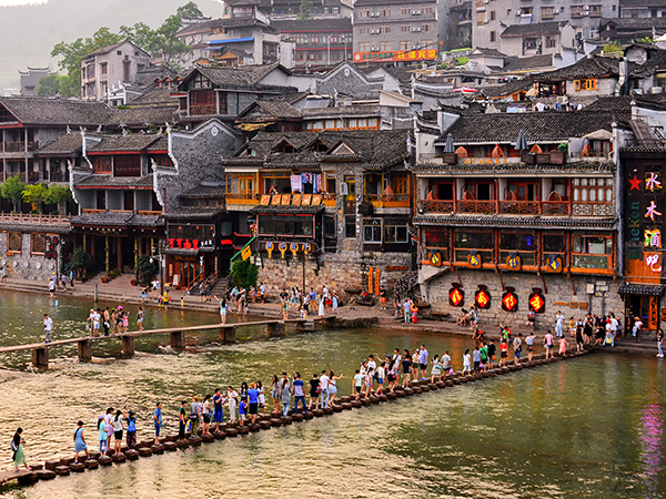 how to plan a trip to Fenghuang Ancient Town
