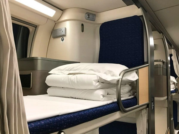 China bullet train sleeper China bullet train sleeper
